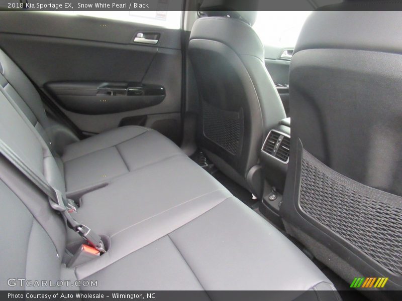 Snow White Pearl / Black 2018 Kia Sportage EX