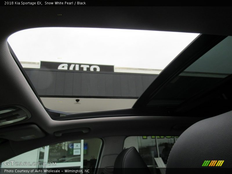 Snow White Pearl / Black 2018 Kia Sportage EX