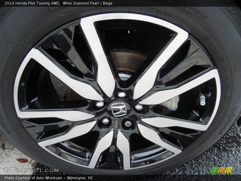 White Diamond Pearl / Beige 2019 Honda Pilot Touring AWD