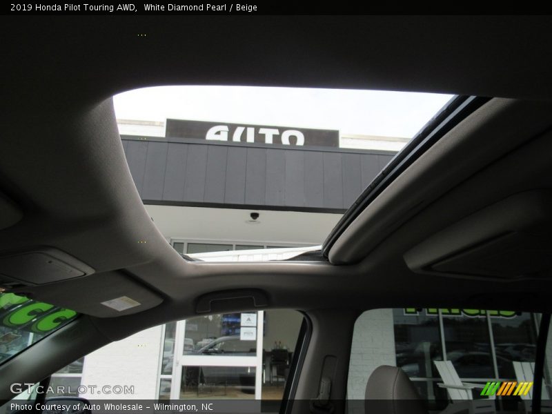 White Diamond Pearl / Beige 2019 Honda Pilot Touring AWD