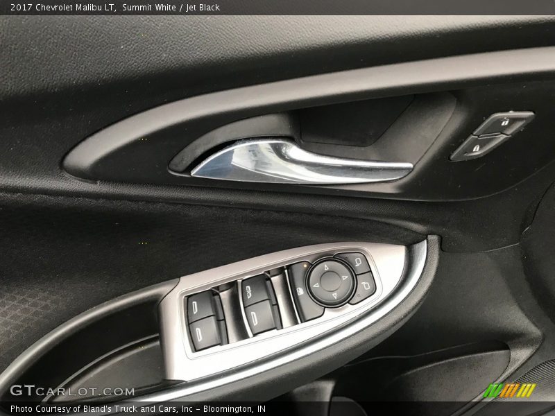 Summit White / Jet Black 2017 Chevrolet Malibu LT
