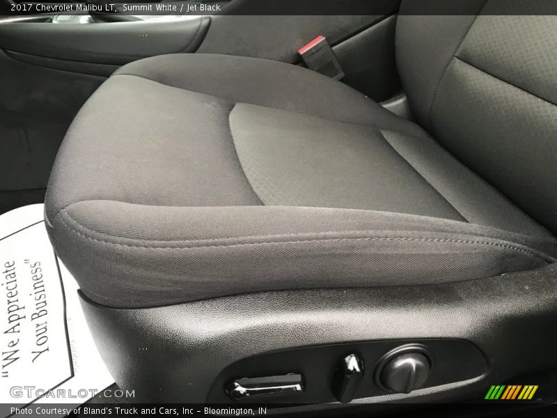 Summit White / Jet Black 2017 Chevrolet Malibu LT