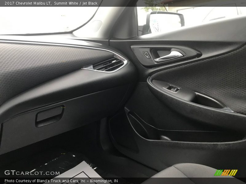Summit White / Jet Black 2017 Chevrolet Malibu LT