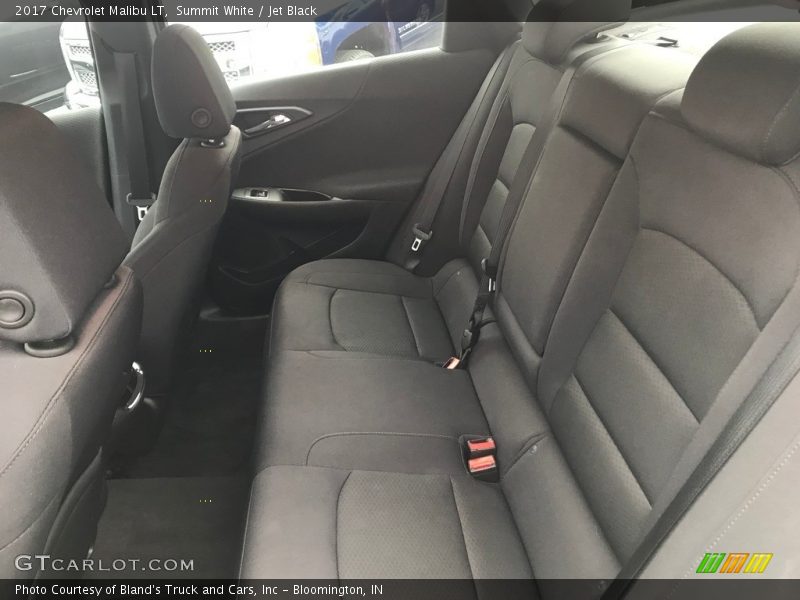 Summit White / Jet Black 2017 Chevrolet Malibu LT