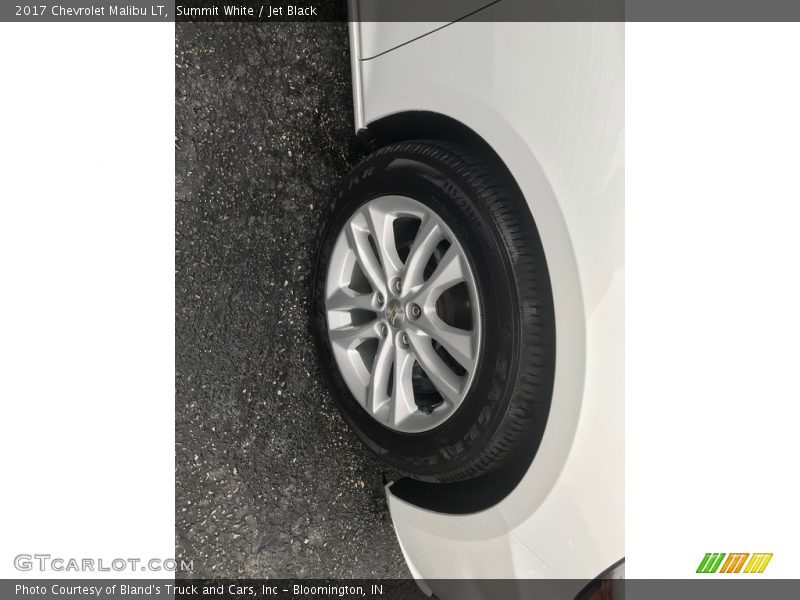 Summit White / Jet Black 2017 Chevrolet Malibu LT
