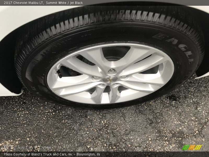 Summit White / Jet Black 2017 Chevrolet Malibu LT