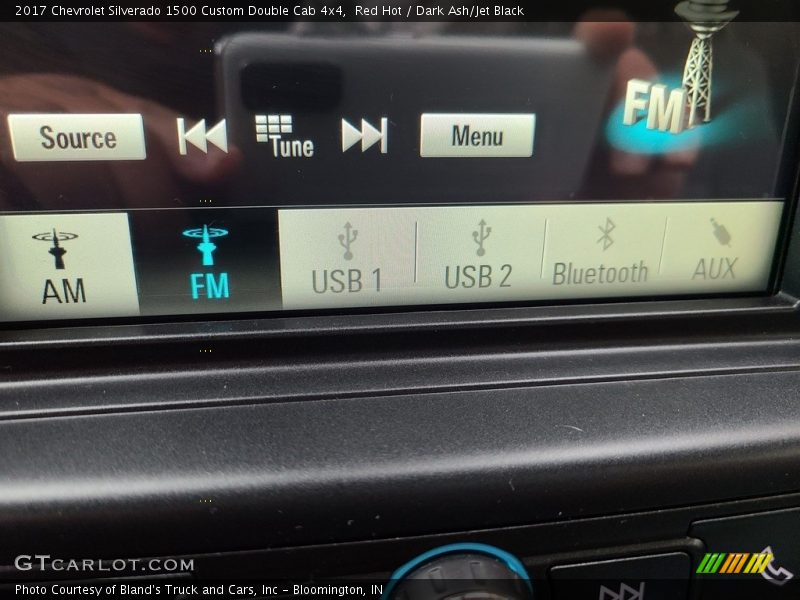 Red Hot / Dark Ash/Jet Black 2017 Chevrolet Silverado 1500 Custom Double Cab 4x4
