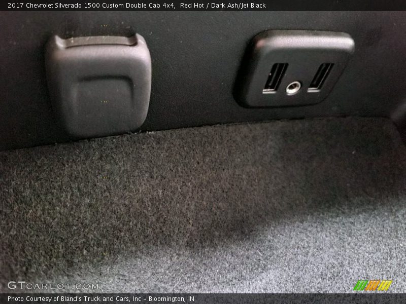 Red Hot / Dark Ash/Jet Black 2017 Chevrolet Silverado 1500 Custom Double Cab 4x4