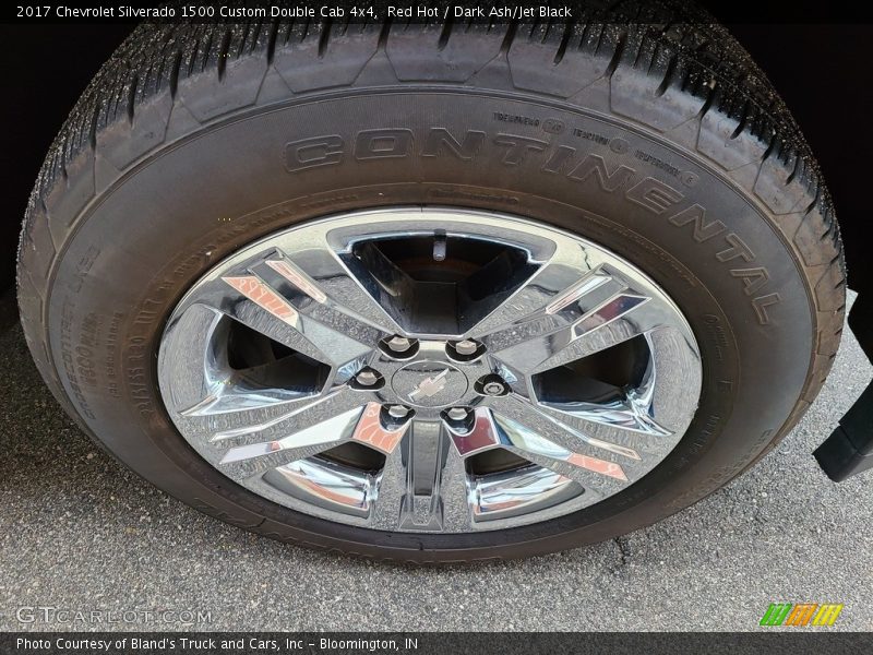 Red Hot / Dark Ash/Jet Black 2017 Chevrolet Silverado 1500 Custom Double Cab 4x4