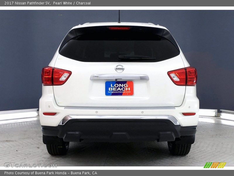 Pearl White / Charcoal 2017 Nissan Pathfinder SV