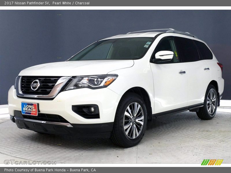 Pearl White / Charcoal 2017 Nissan Pathfinder SV