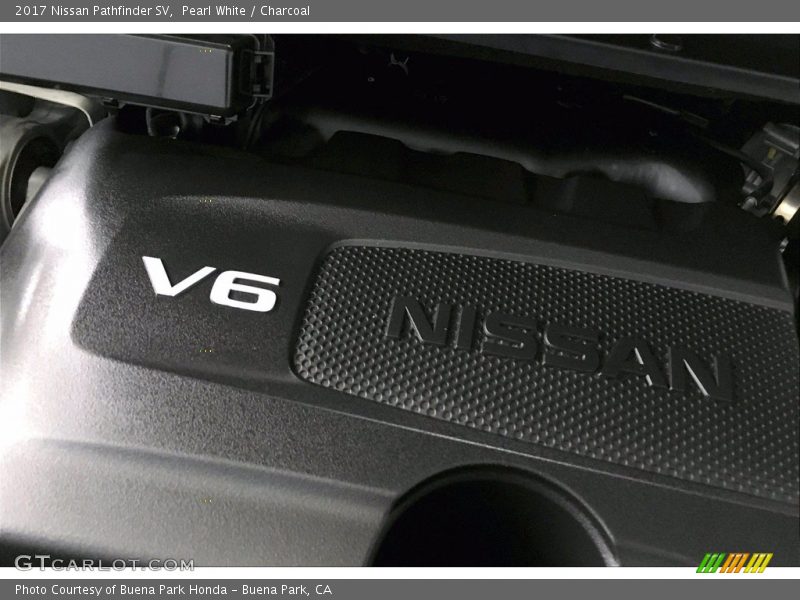 Pearl White / Charcoal 2017 Nissan Pathfinder SV