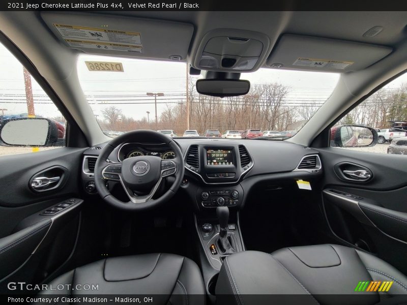 Velvet Red Pearl / Black 2021 Jeep Cherokee Latitude Plus 4x4