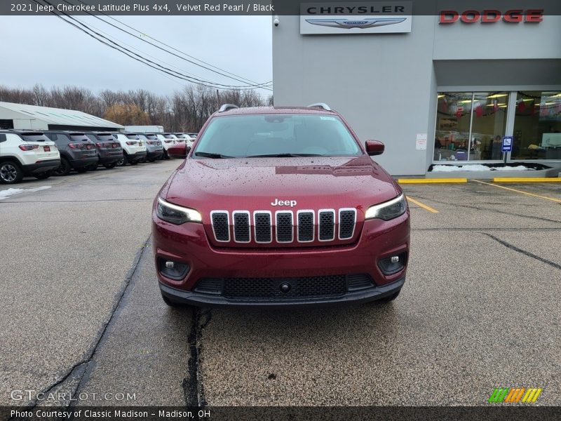 Velvet Red Pearl / Black 2021 Jeep Cherokee Latitude Plus 4x4