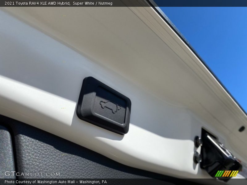 Super White / Nutmeg 2021 Toyota RAV4 XLE AWD Hybrid