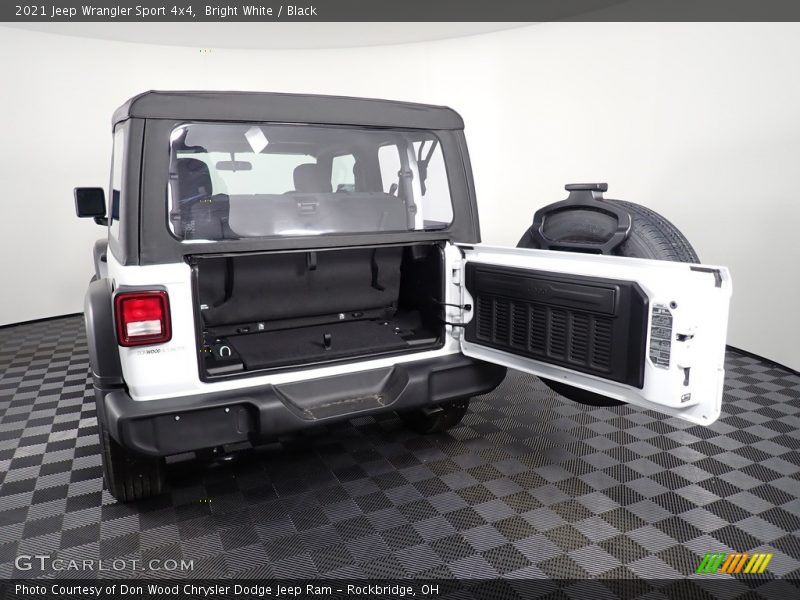 Bright White / Black 2021 Jeep Wrangler Sport 4x4