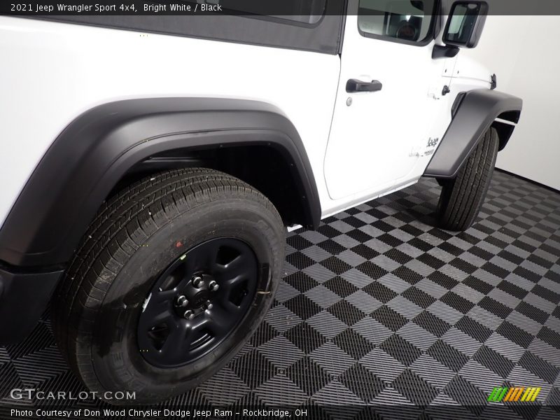 Bright White / Black 2021 Jeep Wrangler Sport 4x4