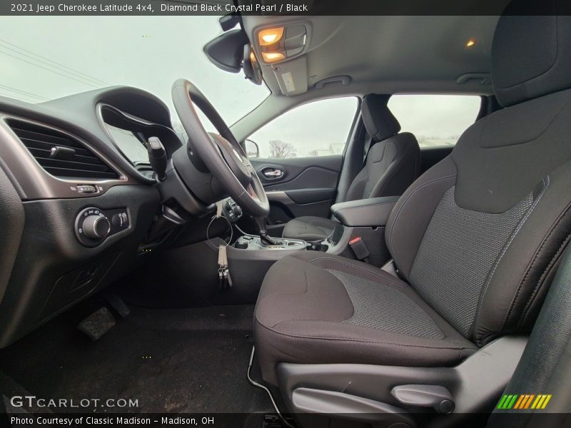 Diamond Black Crystal Pearl / Black 2021 Jeep Cherokee Latitude 4x4