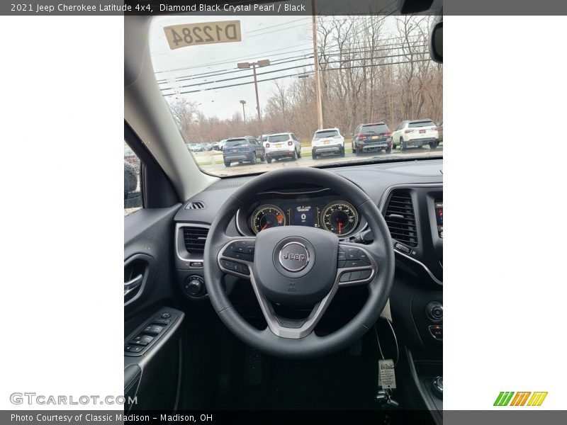 Diamond Black Crystal Pearl / Black 2021 Jeep Cherokee Latitude 4x4