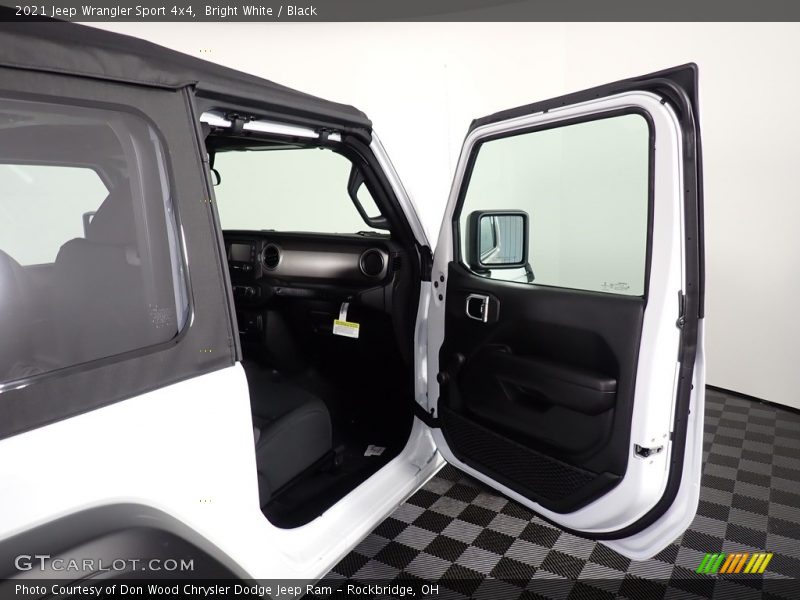 Bright White / Black 2021 Jeep Wrangler Sport 4x4