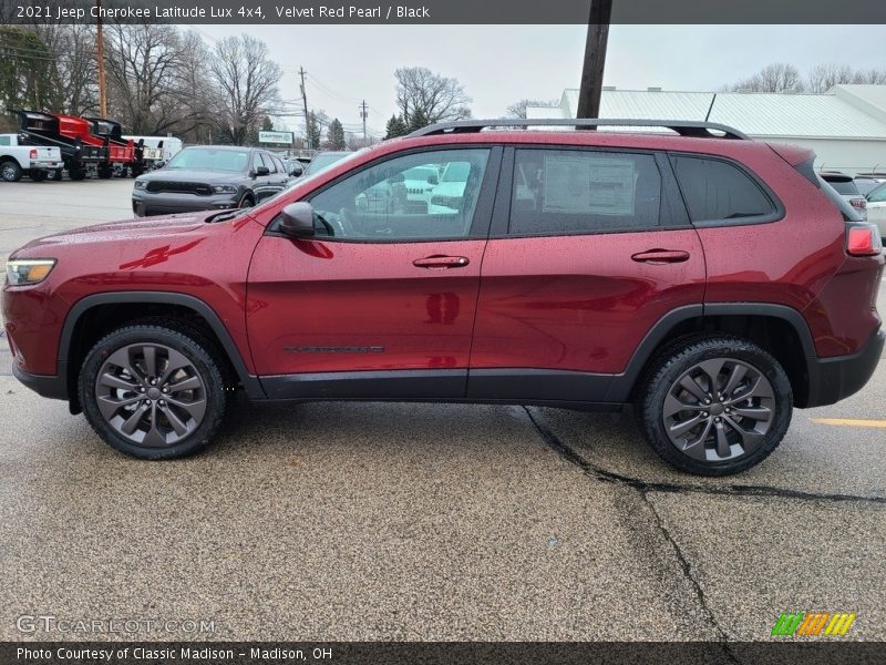  2021 Cherokee Latitude Lux 4x4 Velvet Red Pearl