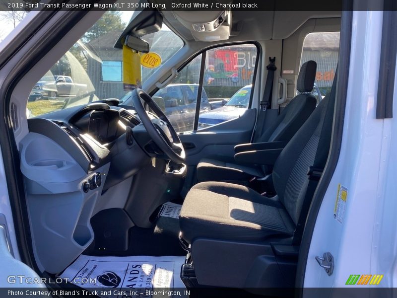 Oxford White / Charcoal black 2019 Ford Transit Passenger Wagon XLT 350 MR Long
