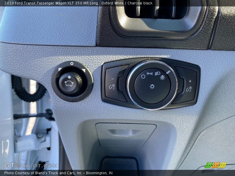 Oxford White / Charcoal black 2019 Ford Transit Passenger Wagon XLT 350 MR Long