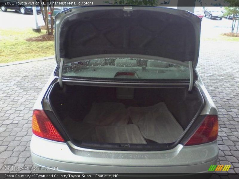 Lunar Mist Metallic / Stone 2001 Toyota Avalon XL