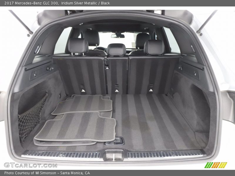 Iridium Silver Metallic / Black 2017 Mercedes-Benz GLC 300