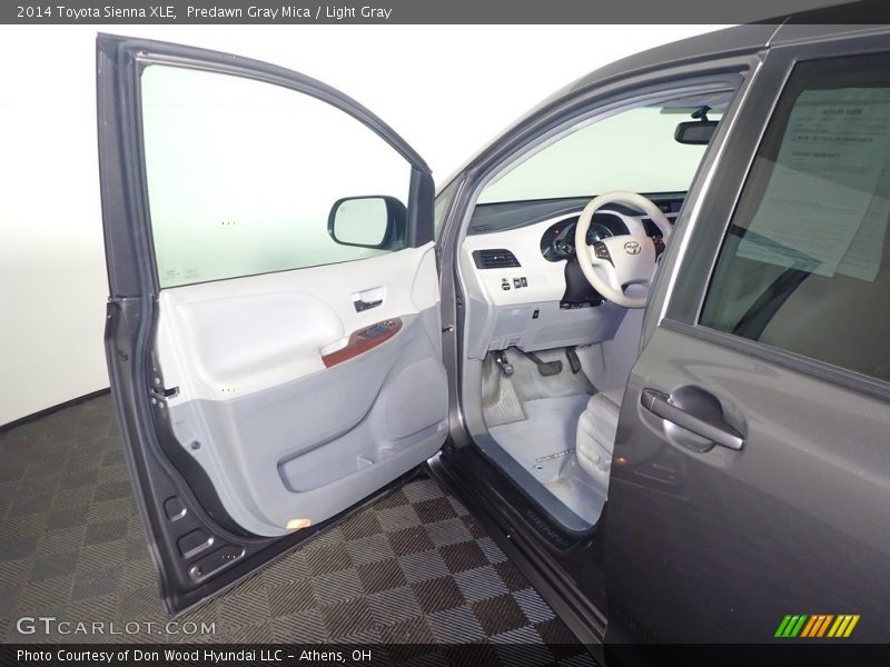 Predawn Gray Mica / Light Gray 2014 Toyota Sienna XLE