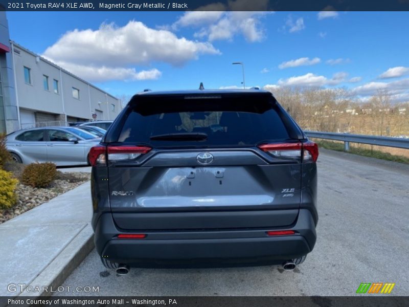 Magnetic Gray Metallic / Black 2021 Toyota RAV4 XLE AWD