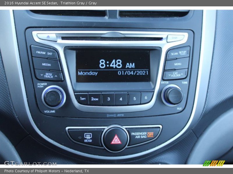 Triathlon Gray / Gray 2016 Hyundai Accent SE Sedan