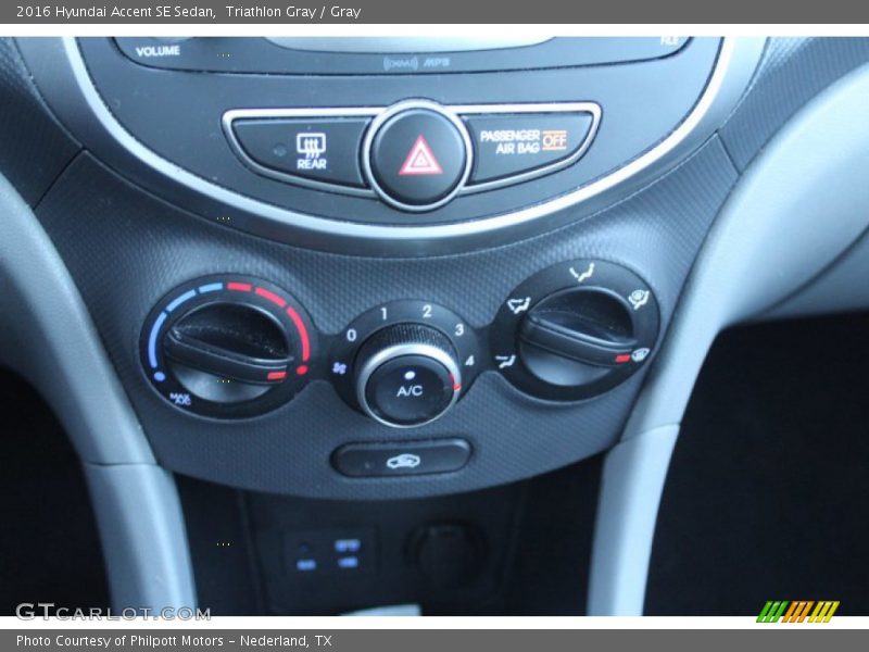 Triathlon Gray / Gray 2016 Hyundai Accent SE Sedan