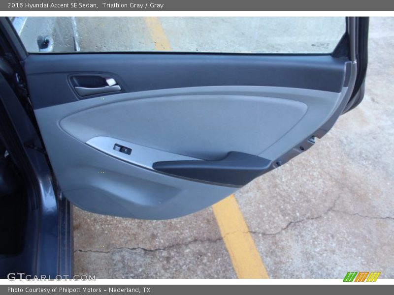 Triathlon Gray / Gray 2016 Hyundai Accent SE Sedan
