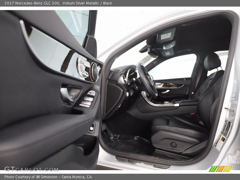 Iridium Silver Metallic / Black 2017 Mercedes-Benz GLC 300