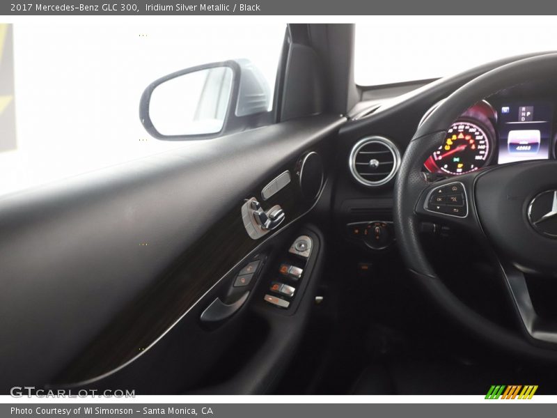 Iridium Silver Metallic / Black 2017 Mercedes-Benz GLC 300