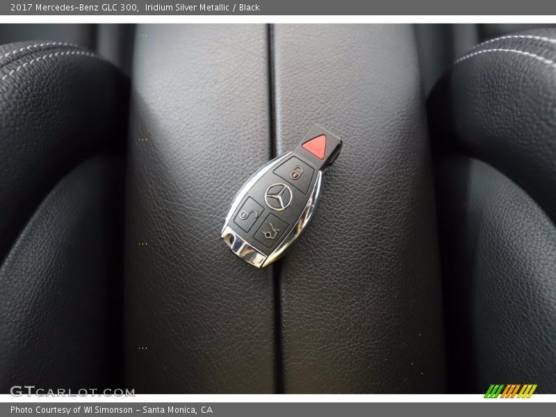Iridium Silver Metallic / Black 2017 Mercedes-Benz GLC 300