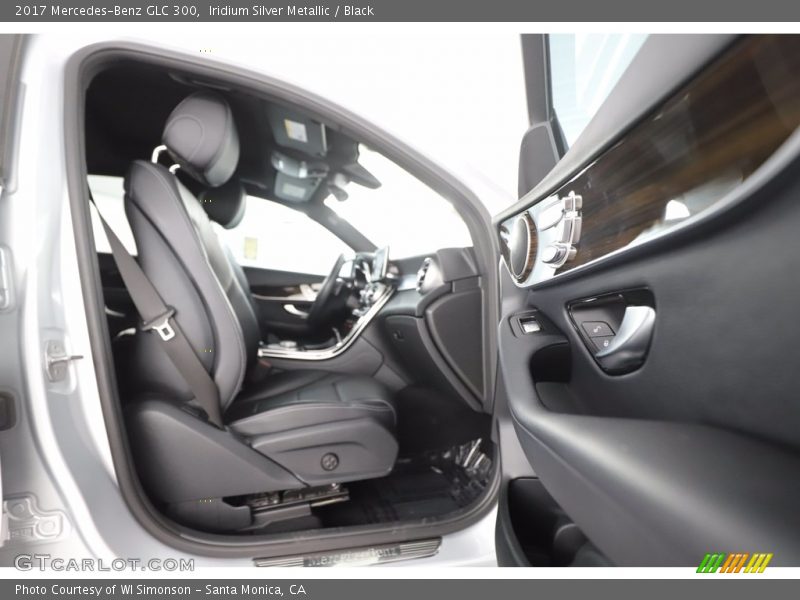 Iridium Silver Metallic / Black 2017 Mercedes-Benz GLC 300