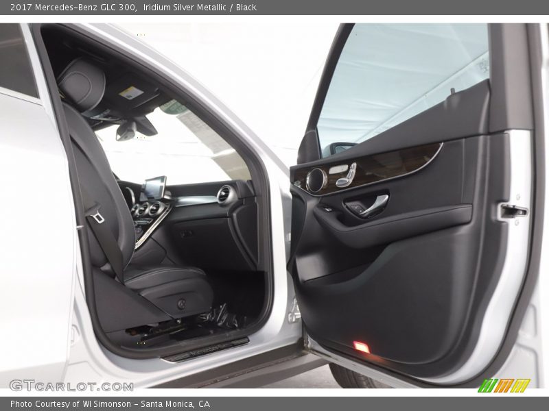 Iridium Silver Metallic / Black 2017 Mercedes-Benz GLC 300