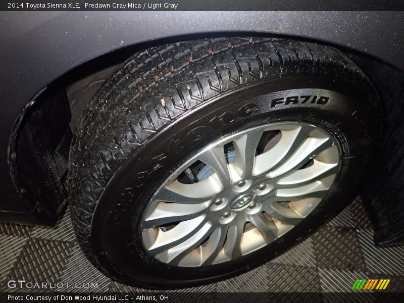 Predawn Gray Mica / Light Gray 2014 Toyota Sienna XLE