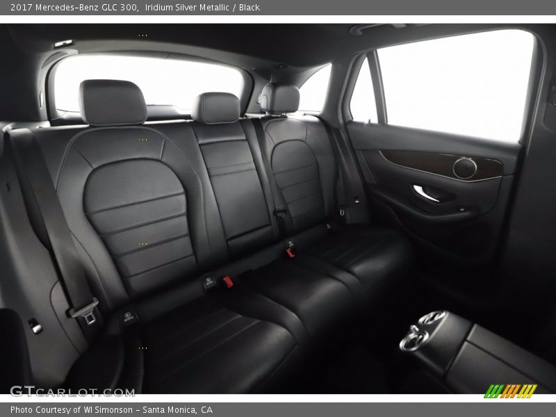 Iridium Silver Metallic / Black 2017 Mercedes-Benz GLC 300