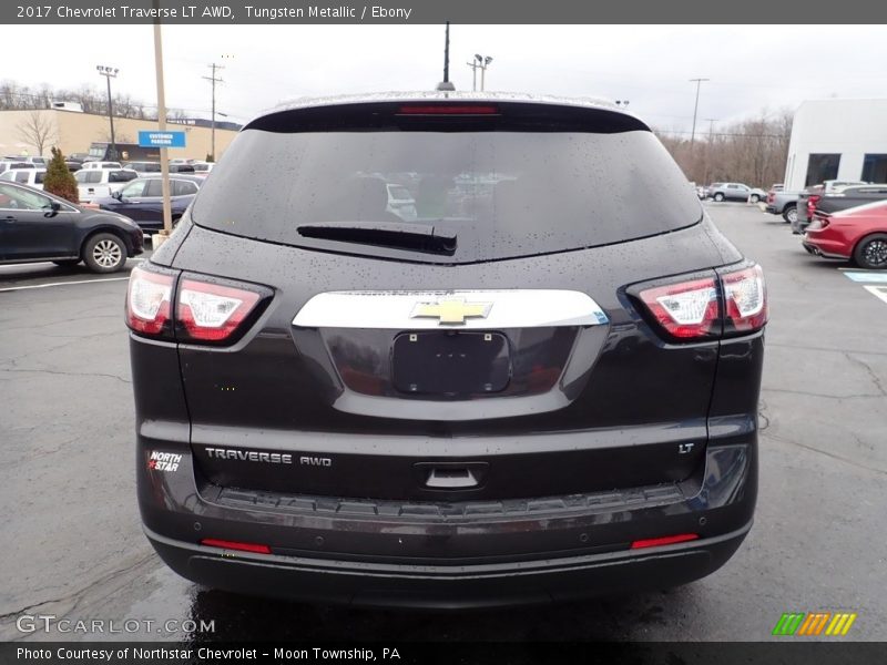 Tungsten Metallic / Ebony 2017 Chevrolet Traverse LT AWD