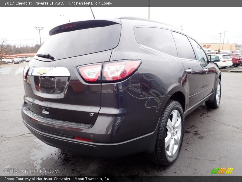 Tungsten Metallic / Ebony 2017 Chevrolet Traverse LT AWD