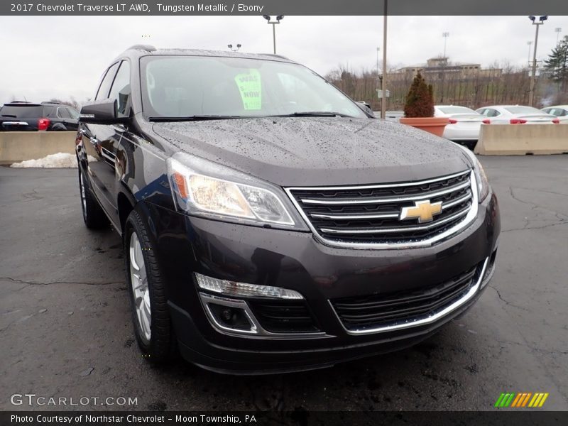 Tungsten Metallic / Ebony 2017 Chevrolet Traverse LT AWD