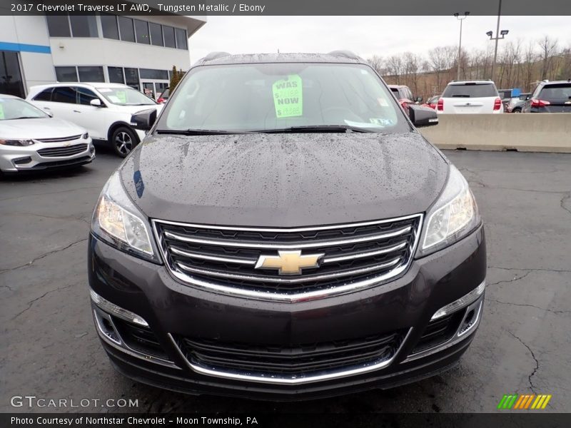 Tungsten Metallic / Ebony 2017 Chevrolet Traverse LT AWD