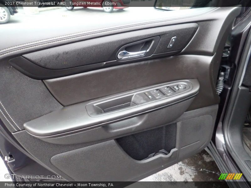 Tungsten Metallic / Ebony 2017 Chevrolet Traverse LT AWD