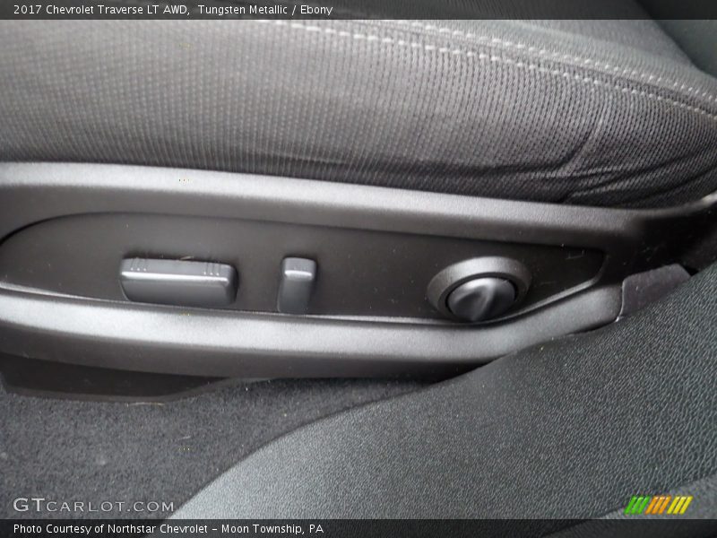 Tungsten Metallic / Ebony 2017 Chevrolet Traverse LT AWD