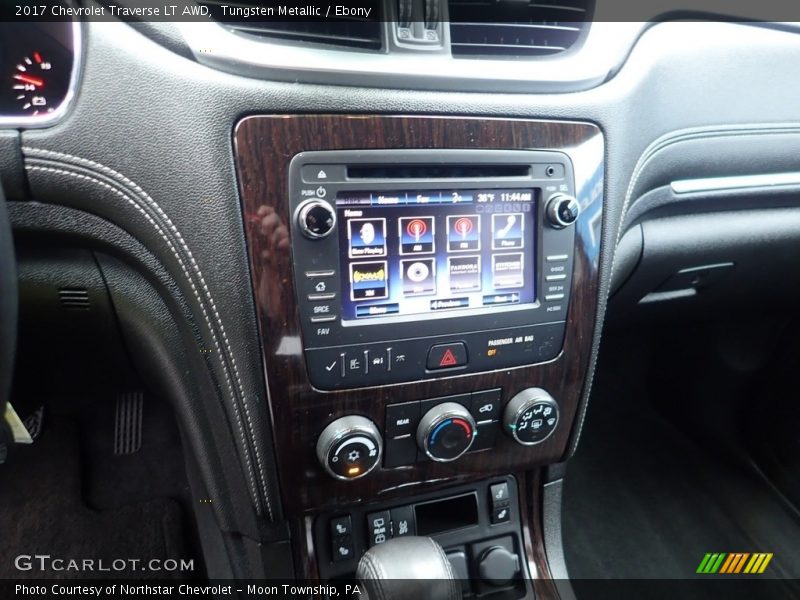 Tungsten Metallic / Ebony 2017 Chevrolet Traverse LT AWD