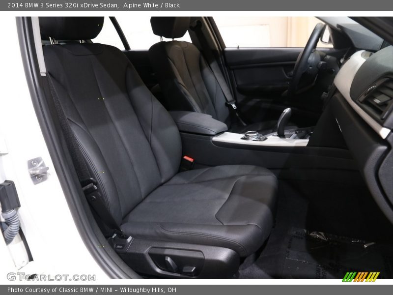 Alpine White / Black 2014 BMW 3 Series 320i xDrive Sedan