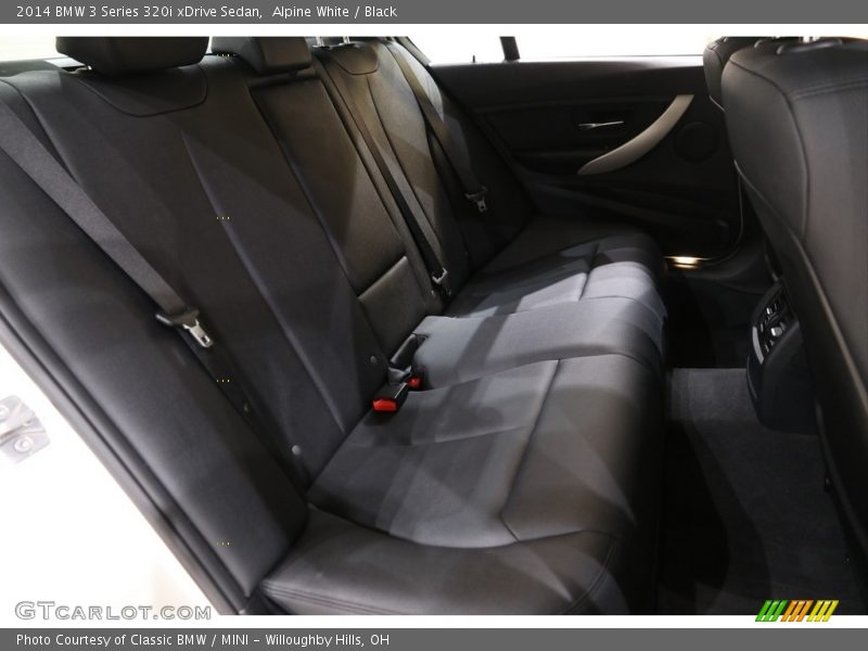 Alpine White / Black 2014 BMW 3 Series 320i xDrive Sedan